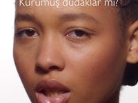 Thumbnail number 2 Renkli Dudak Nemlendiricisi