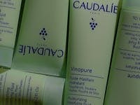 Thumbnail number 2 Mattierendes Feuchtigkeit spendendes Fluid mit Siliziumpulver