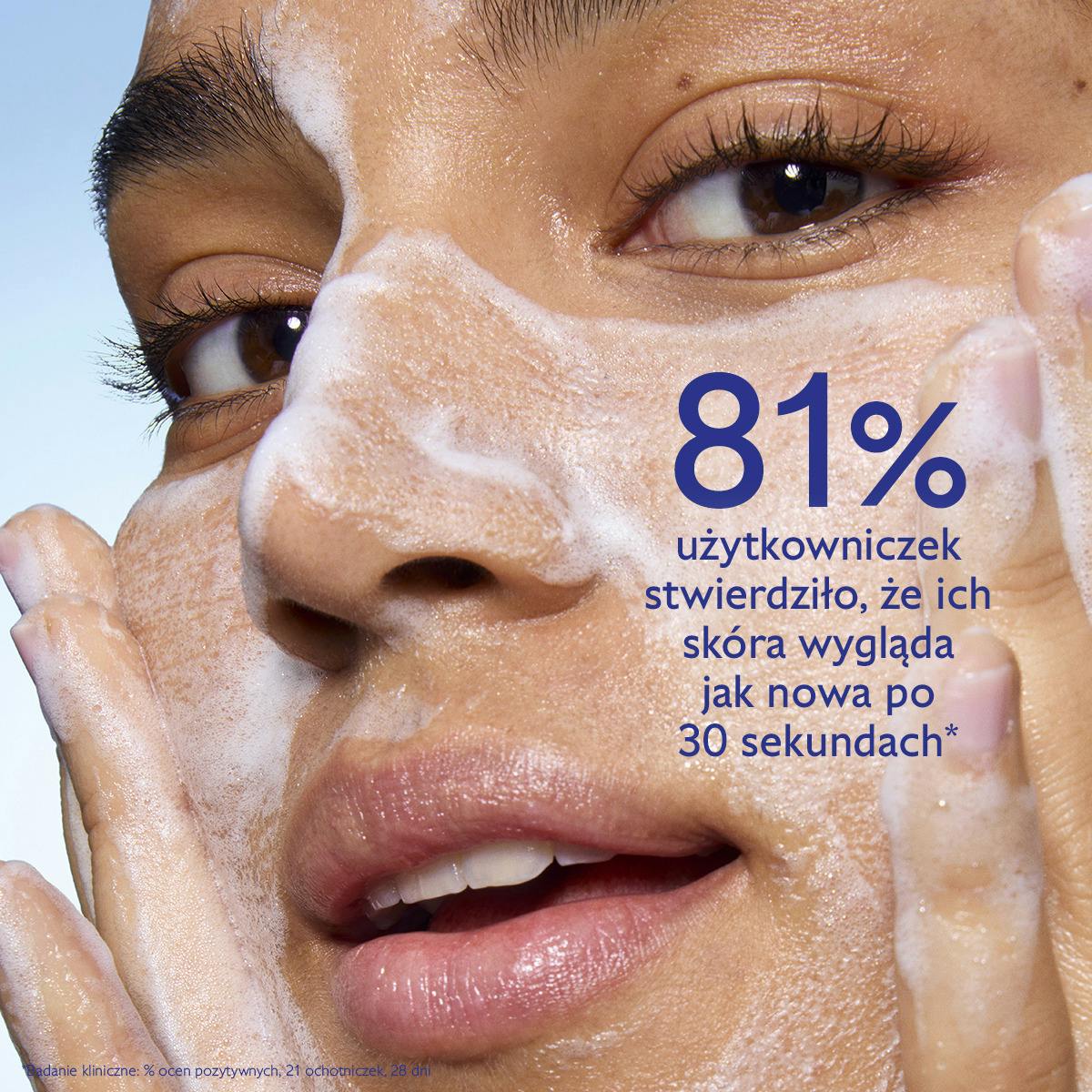 Mikropeelingująca pianka rozświetlająca