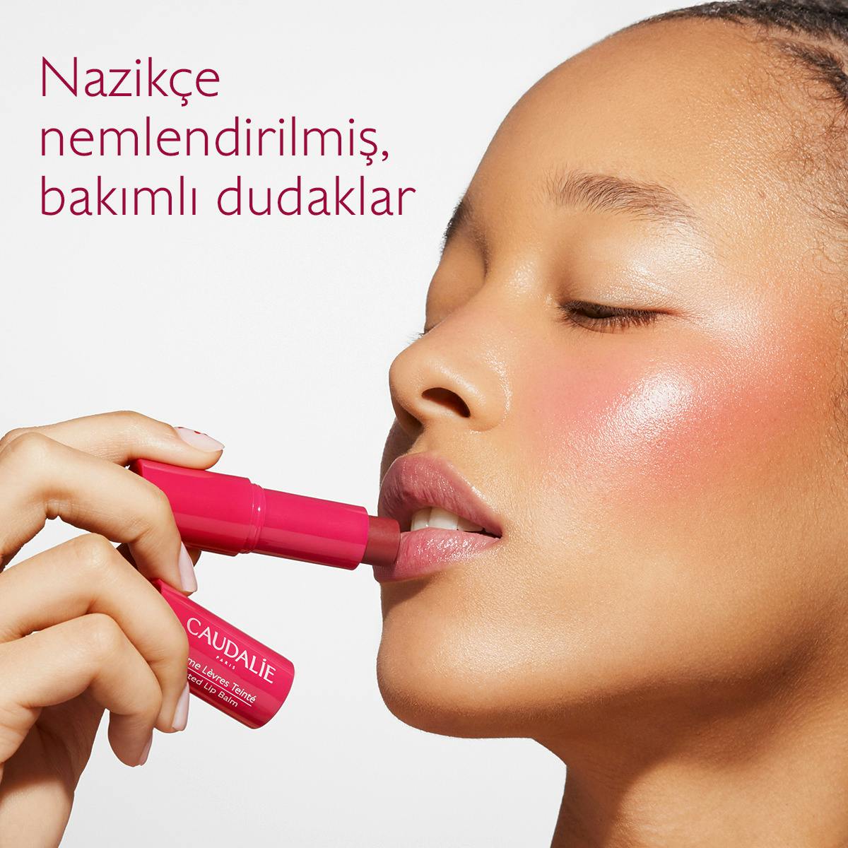 Renkli Dudak Nemlendiricisi